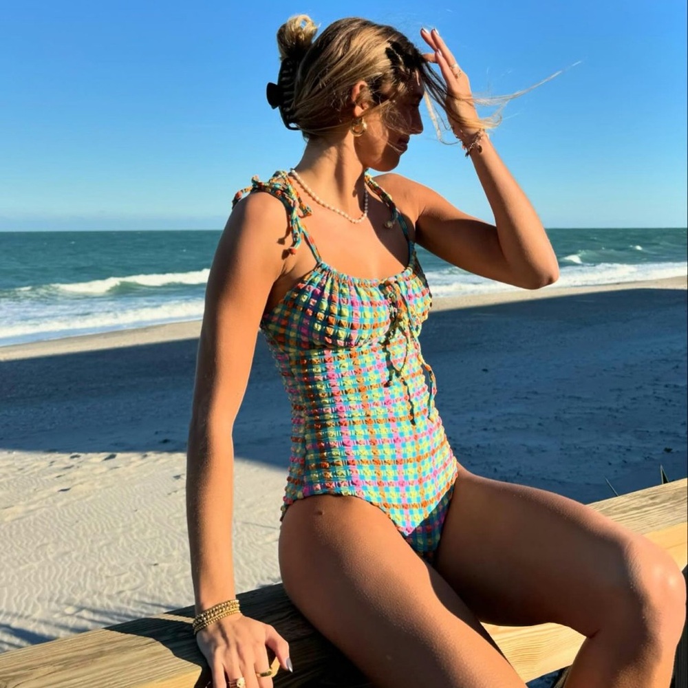 NWT! Brand new!! Never worn Beach Riot betsy swimsuit